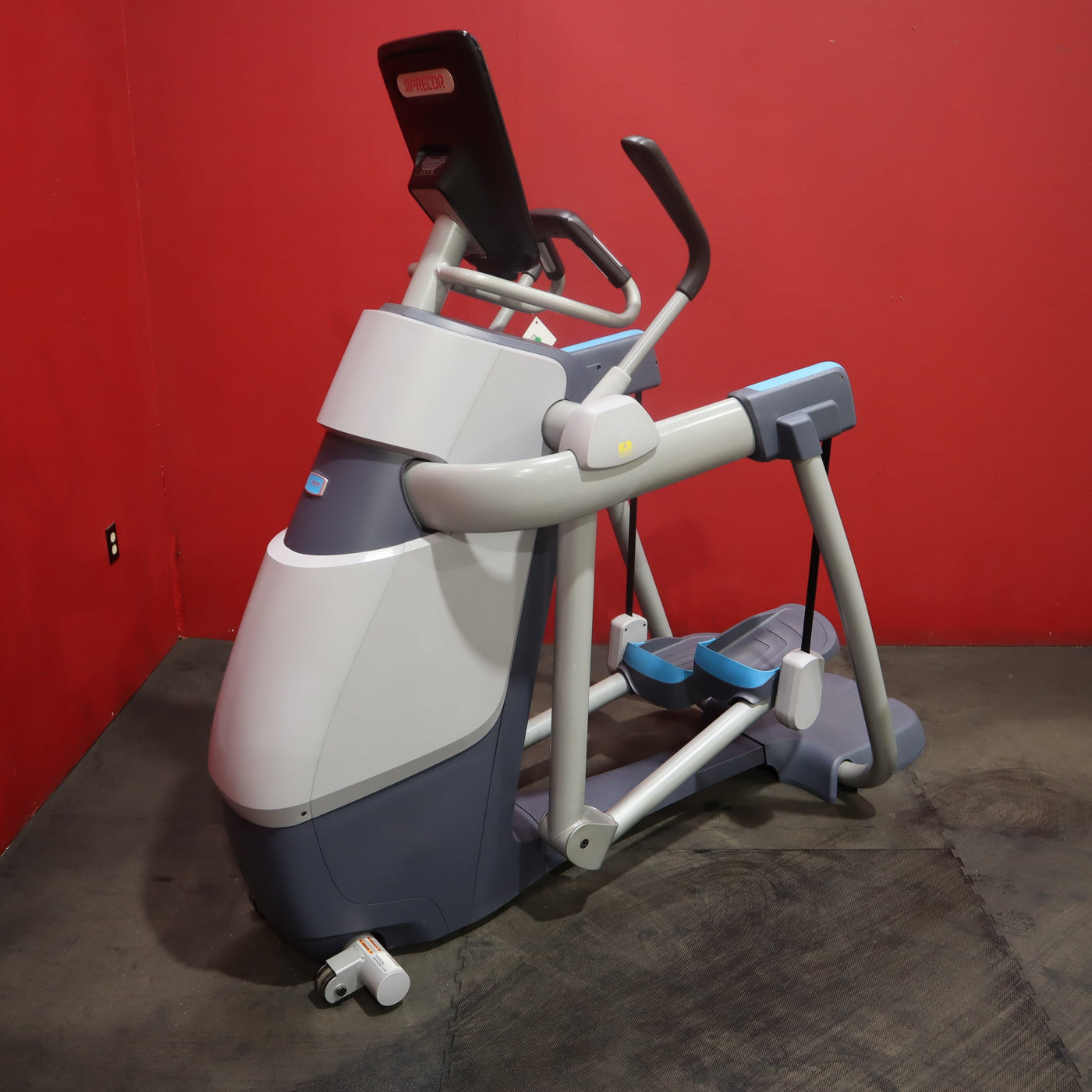 Precor AMT-12 865 Adaptive Motion Trainer w/P62 Console (Remanufactured)