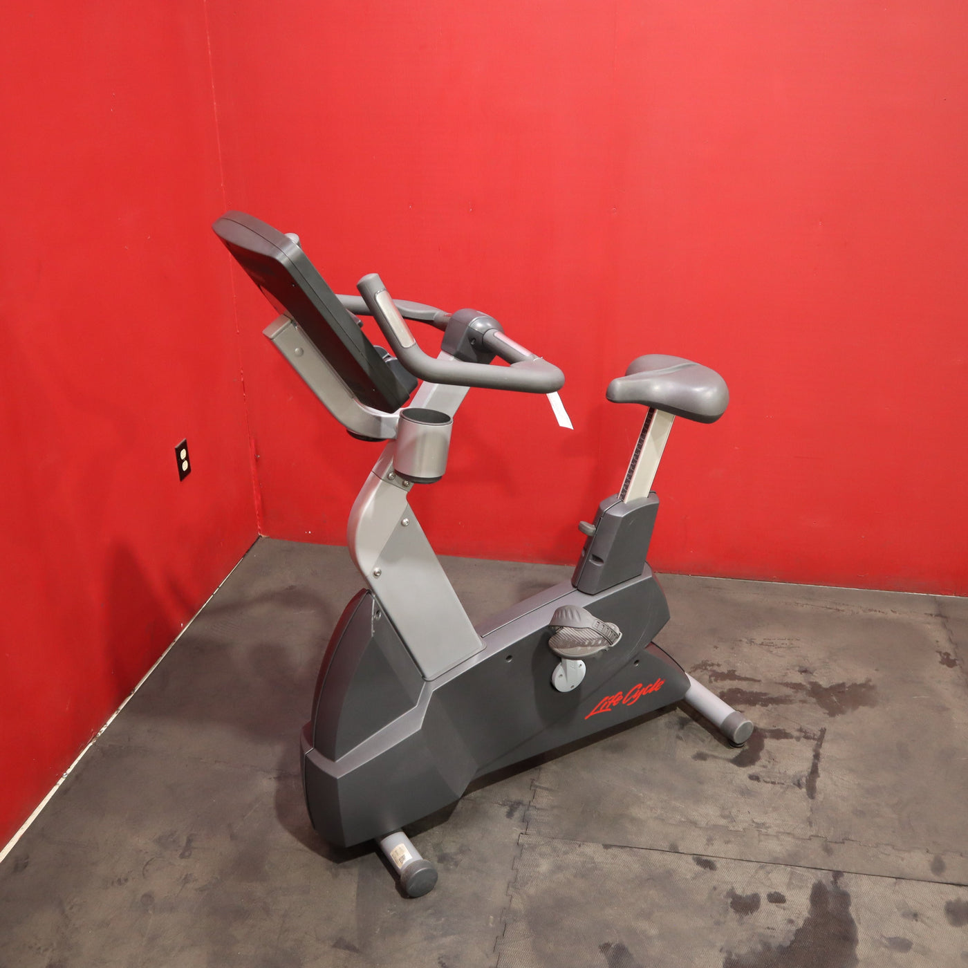 Life Fitness Integrity CLSC Upright Bike (Remanufactured)