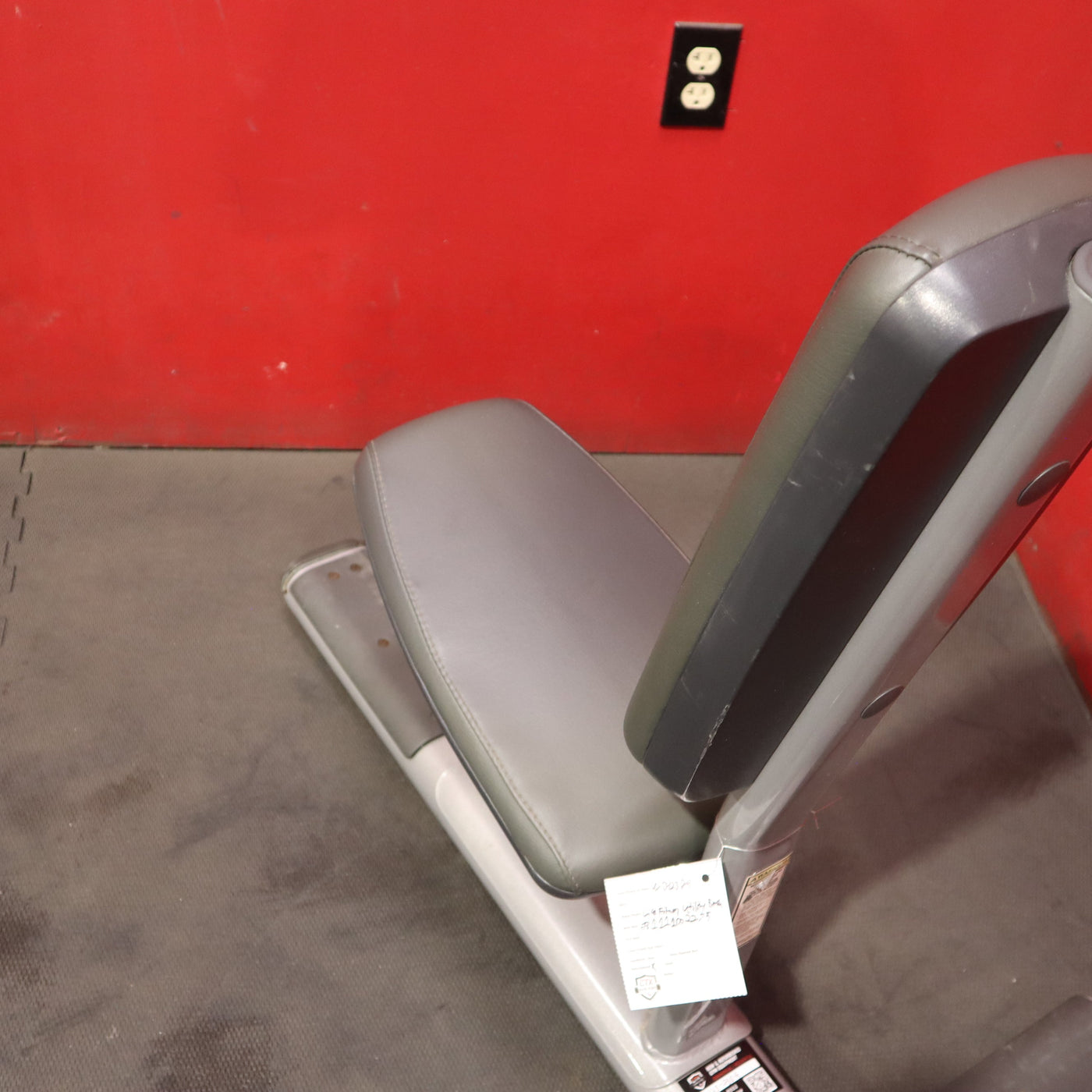 Life Fitness Utility Bench (Remanufactured)