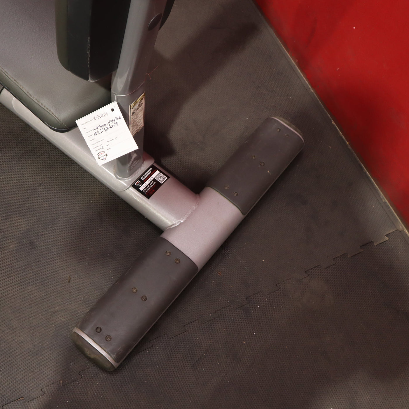 Life Fitness Utility Bench (Remanufactured)