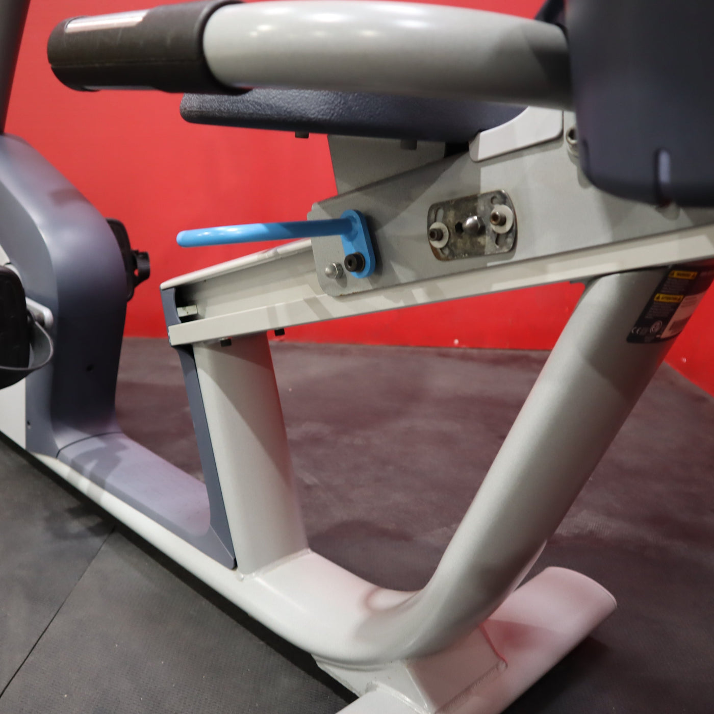 Precor RBK 885 Recumbent Bike w/P82 Console (Remanufactured)