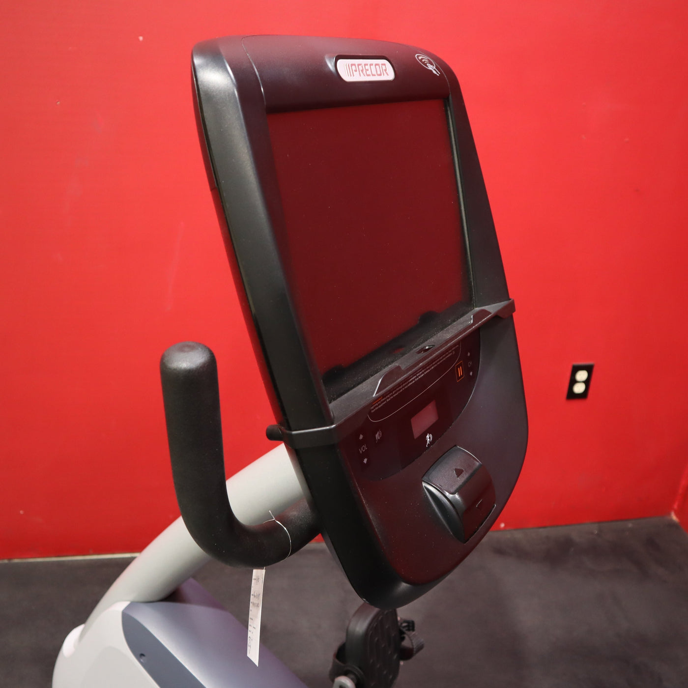 Precor RBK 885 Recumbent Bike w/P82 Console (Remanufactured)