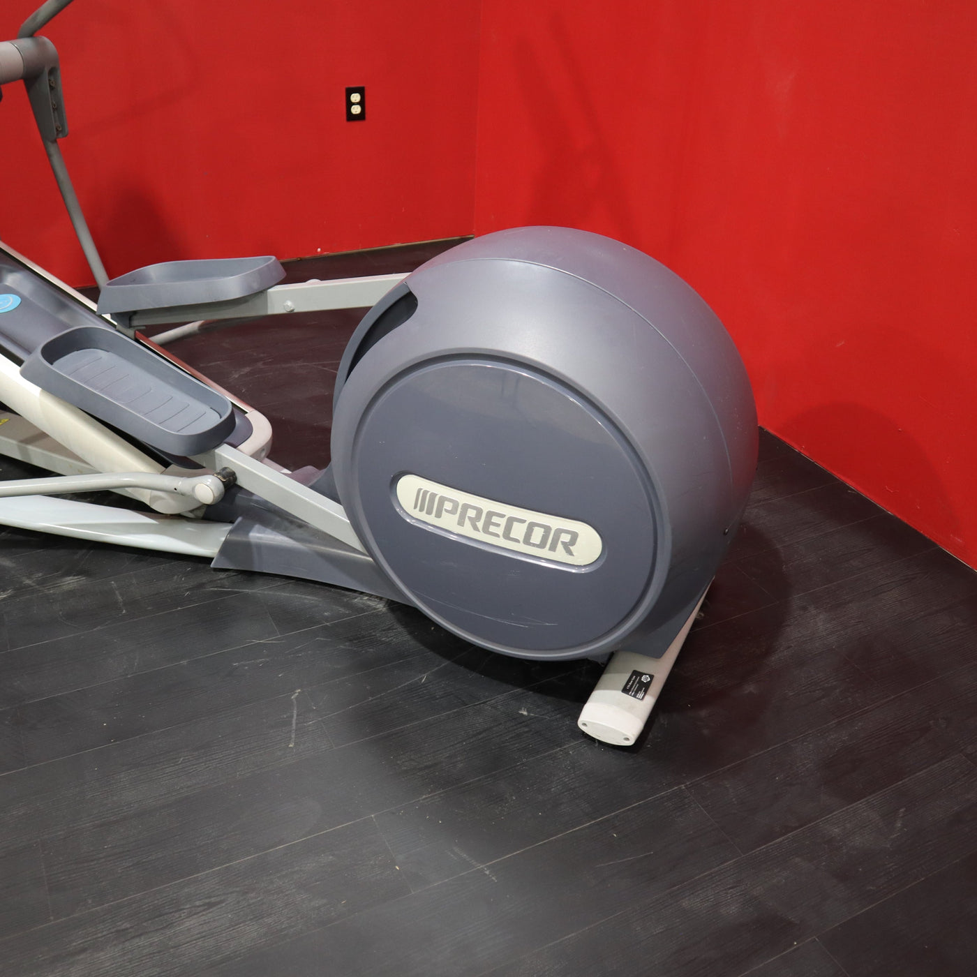 Precor EFX 835 Total Body Elliptical Trainer w/P30 Console (Remanufactured)