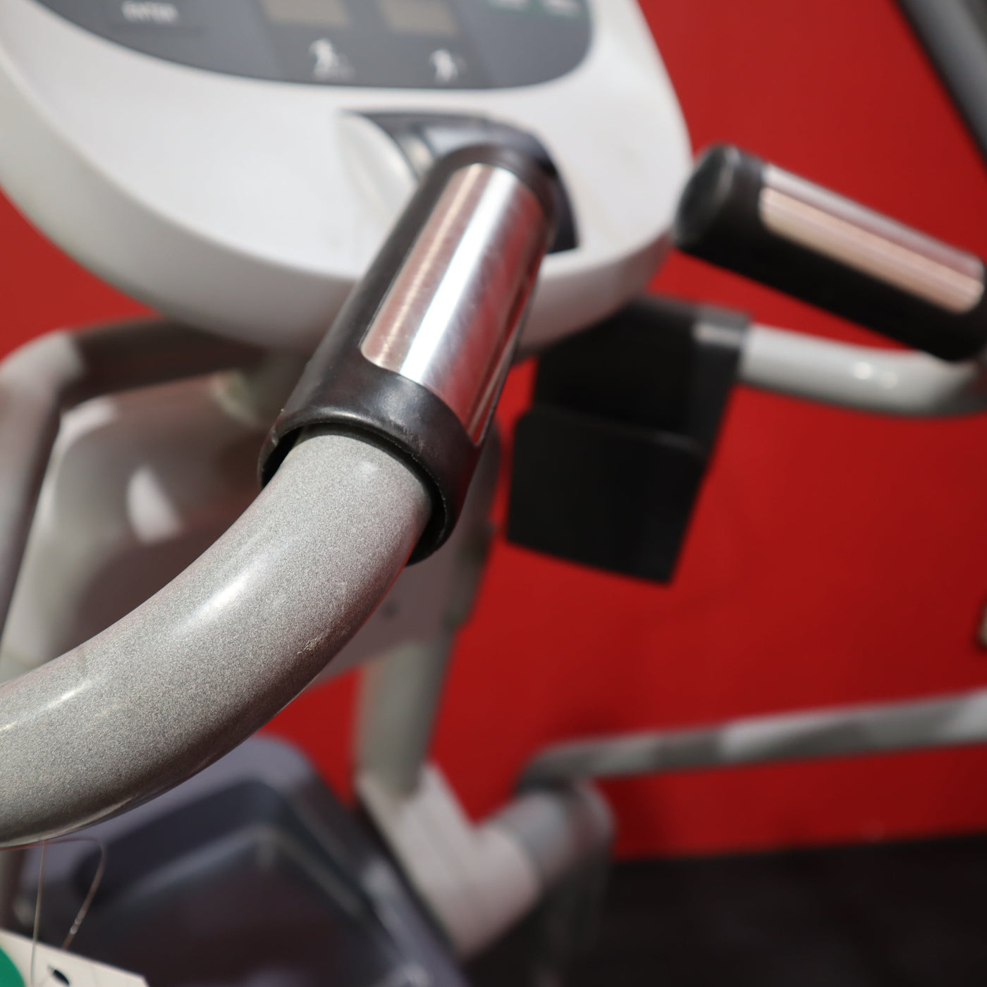 Precor EFX 835 Total Body Elliptical Trainer w/P30 Console (Remanufactured)