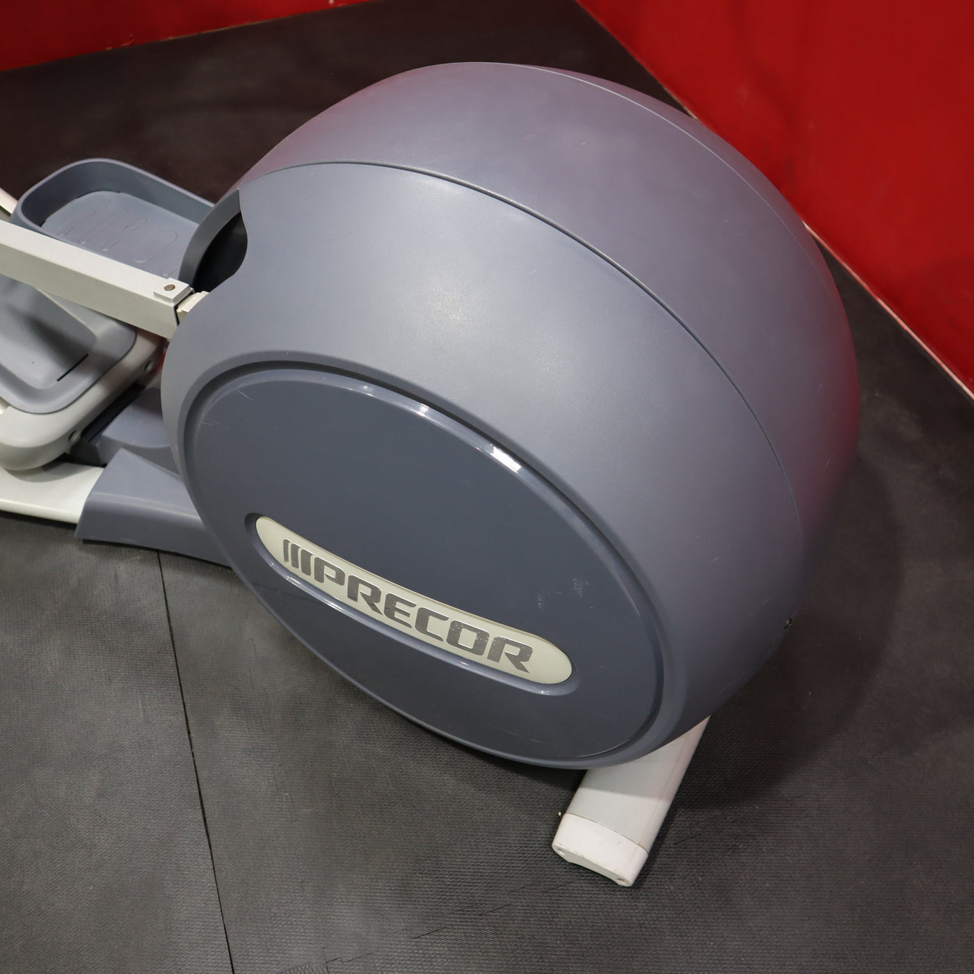 Precor EFX 833 Lower Body Elliptical Trainer w/P30 Console (Remanufactured)